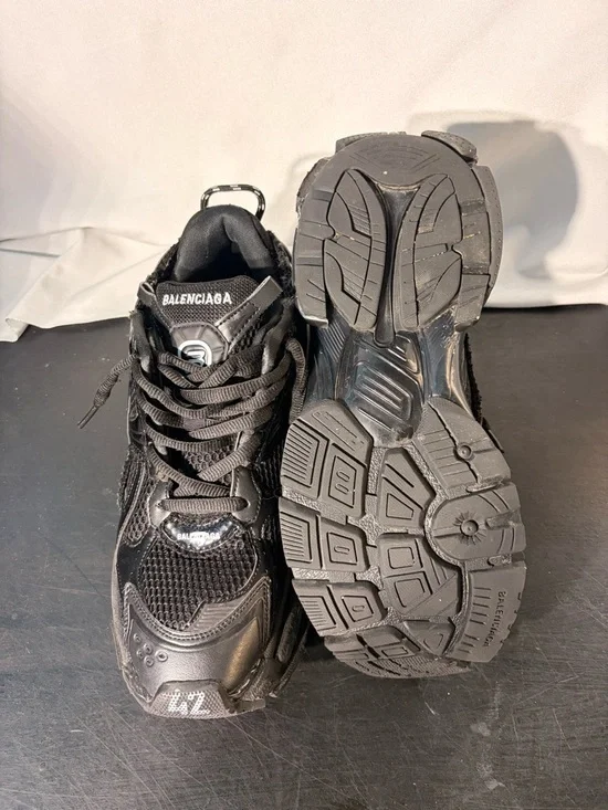 Balenciaga runners size 9 good Condition - Picture 5 of 5